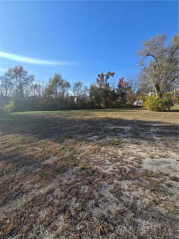 405 E 85th Street — photo 3