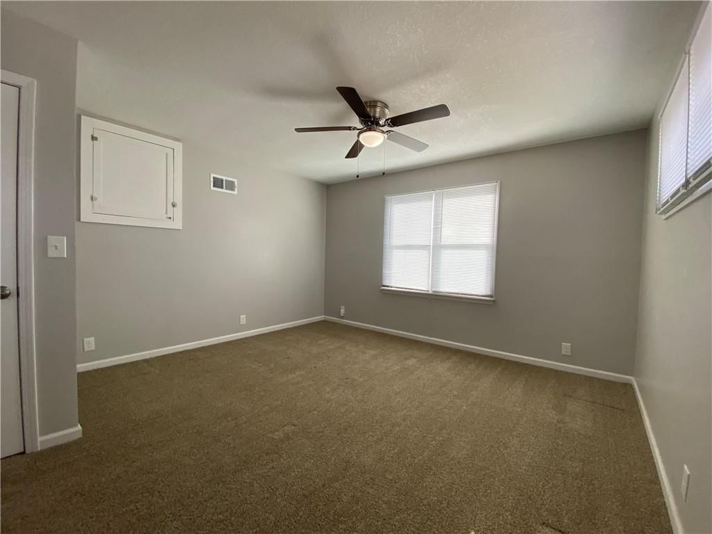 2620 Woodend Avenue — photo 8