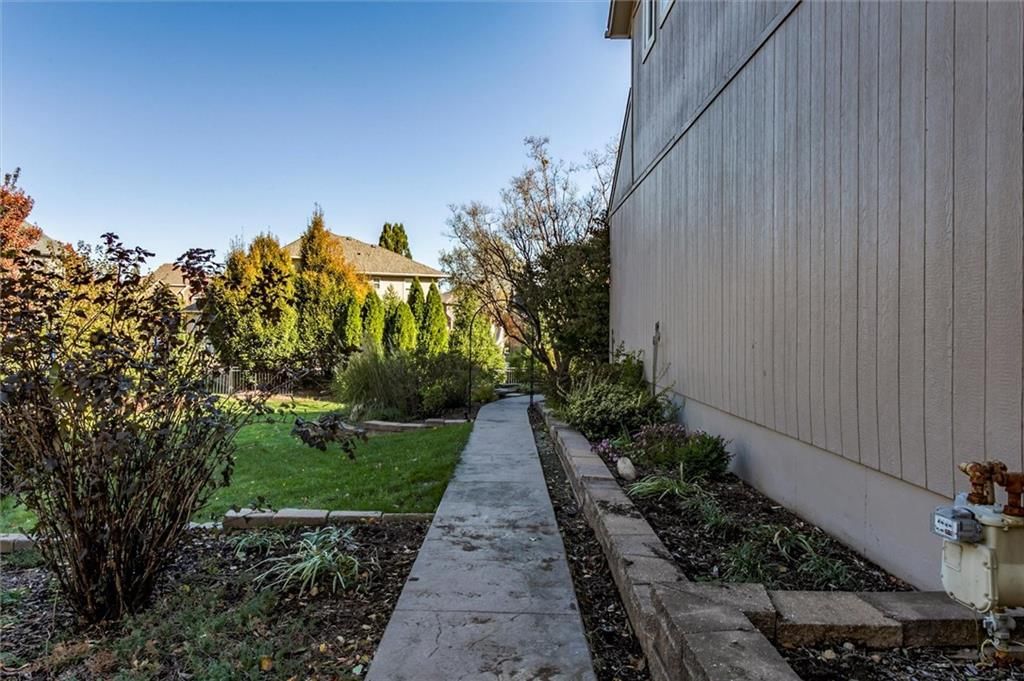 22310 W 58th Street — photo 32