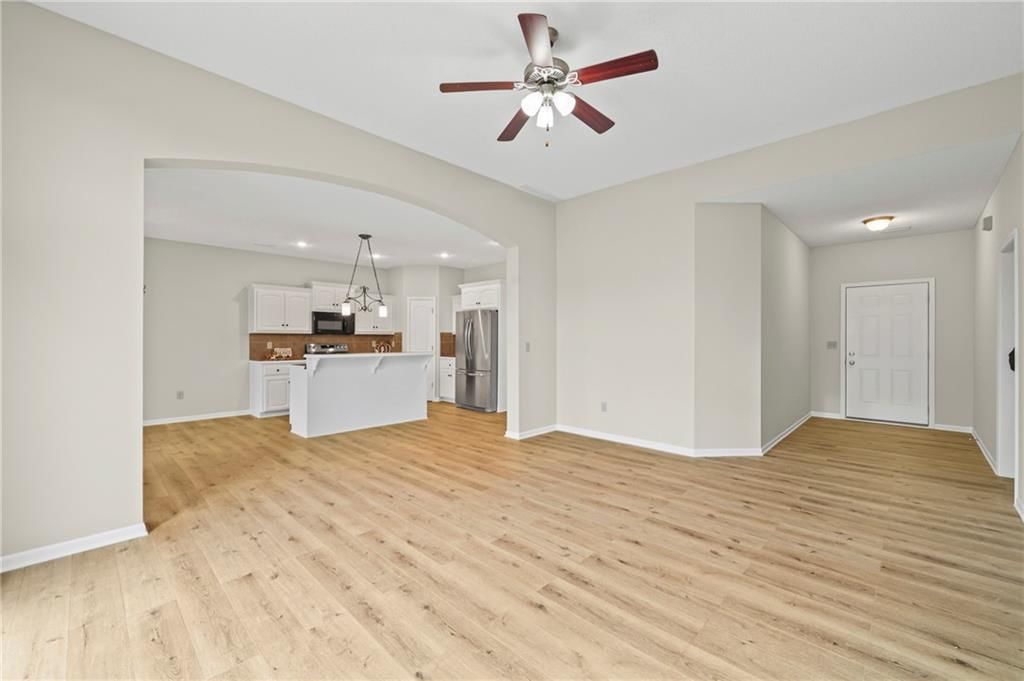 706 NW Green Drive — photo 4
