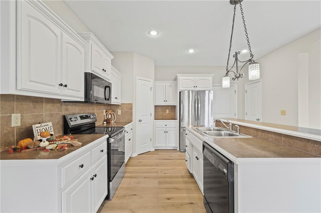 706 NW Green Drive — photo 7