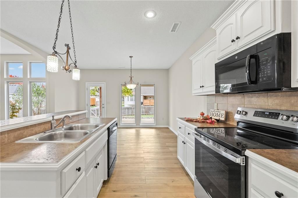 706 NW Green Drive — photo 8