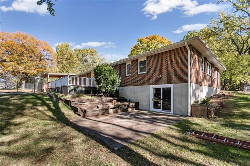 7702 NW Fawn Avenue — photo 29