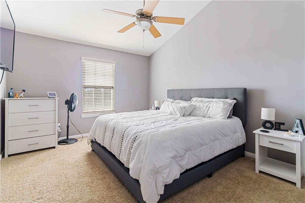 8000 N Drury Avenue — photo 10