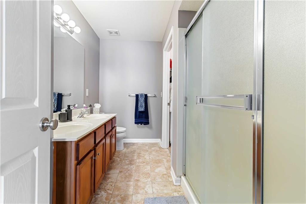 8000 N Drury Avenue — photo 11