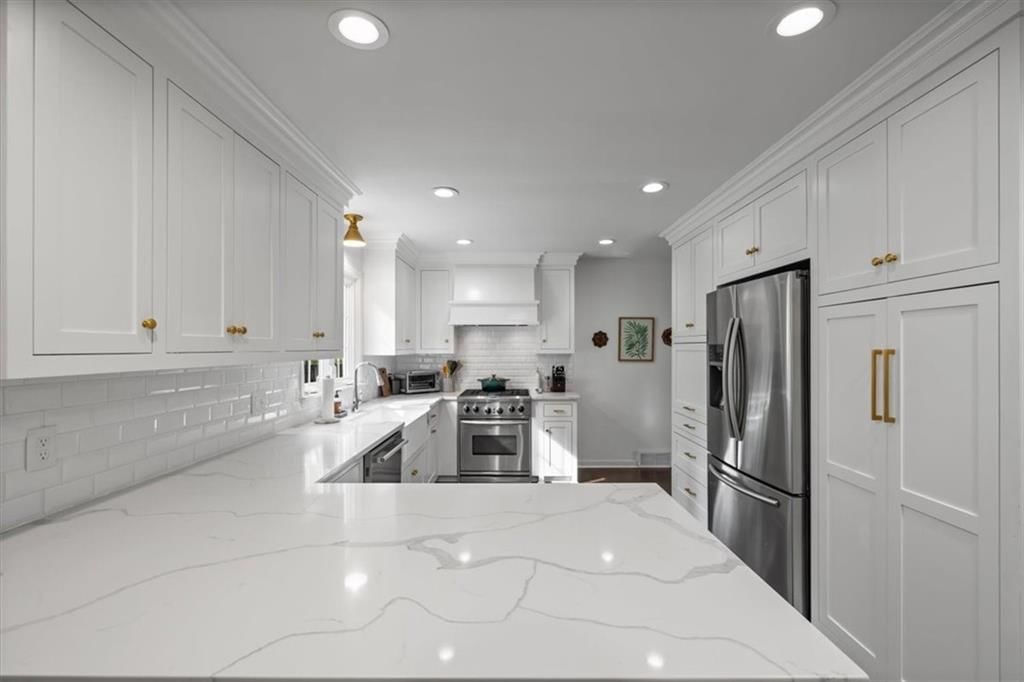 8200 Ensley Lane — photo 14