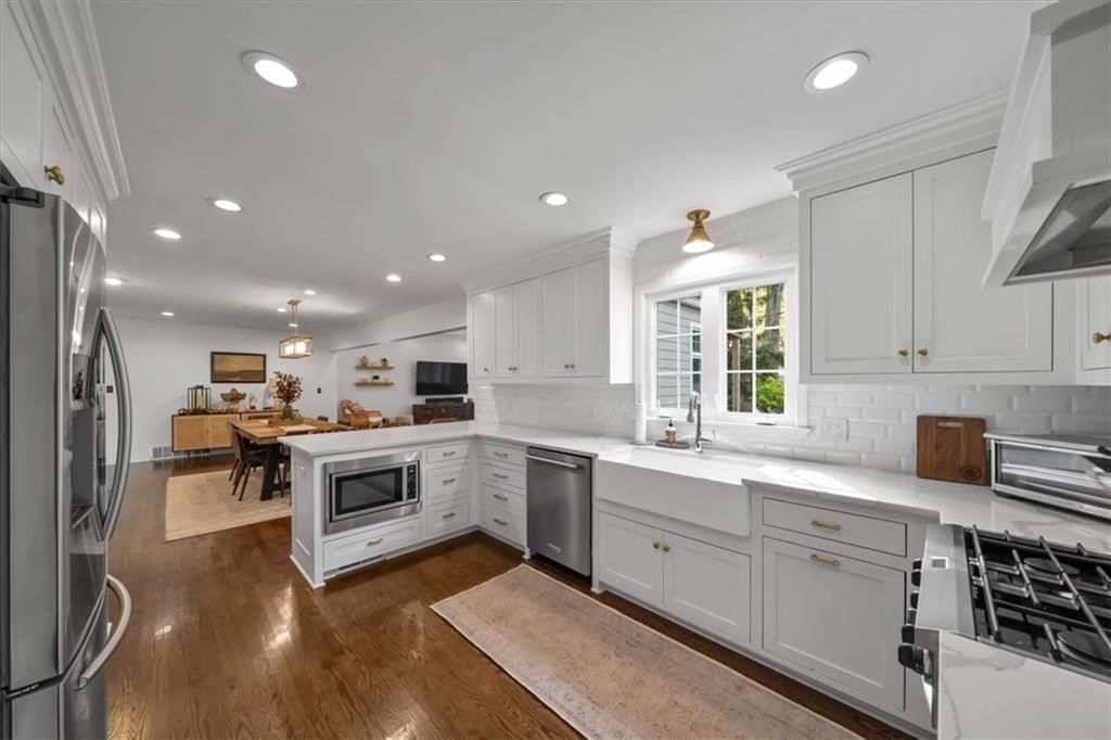 8200 Ensley Lane — photo 16