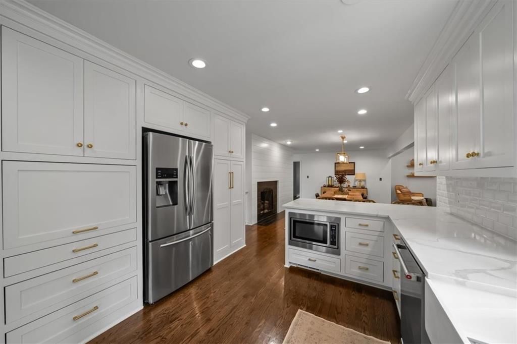8200 Ensley Lane — photo 17