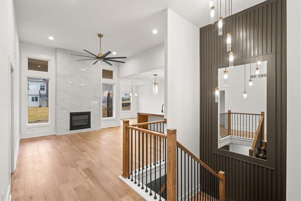 718 NE Lone Hill Drive — photo 4