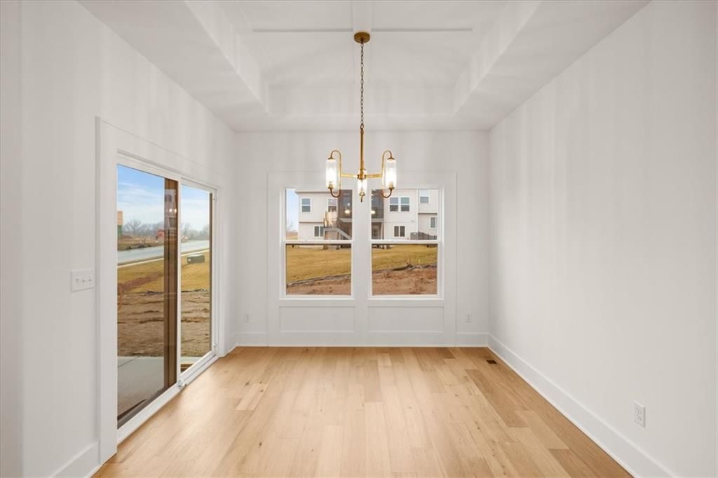 718 NE Lone Hill Drive — photo 11