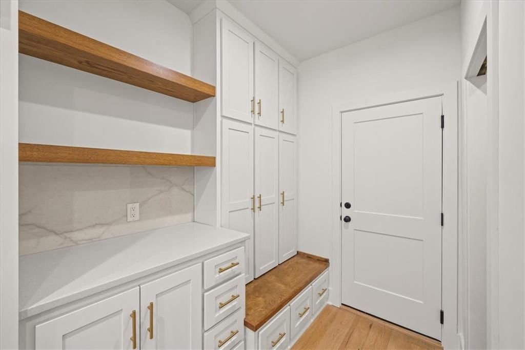 718 NE Lone Hill Drive — photo 12