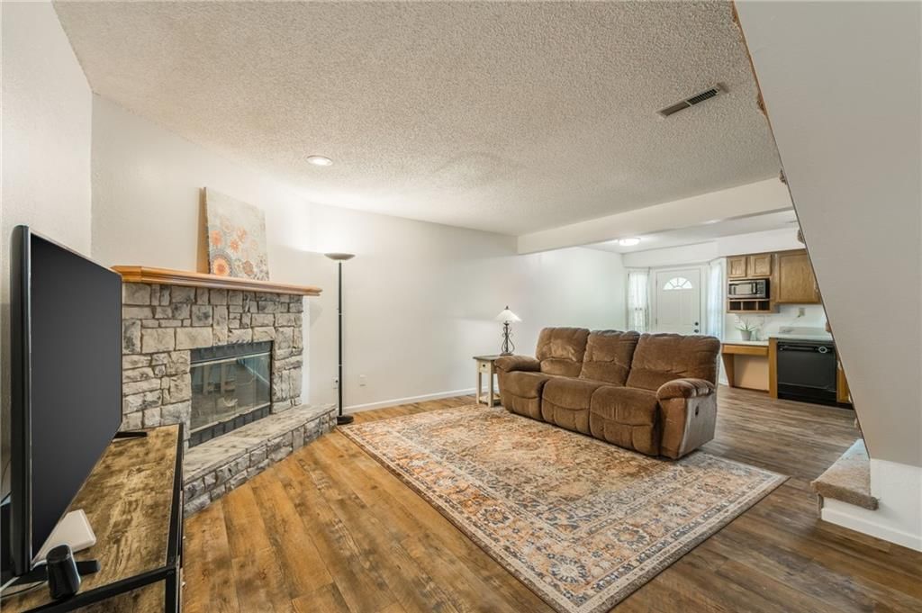 408 NE 6th Street — photo 4