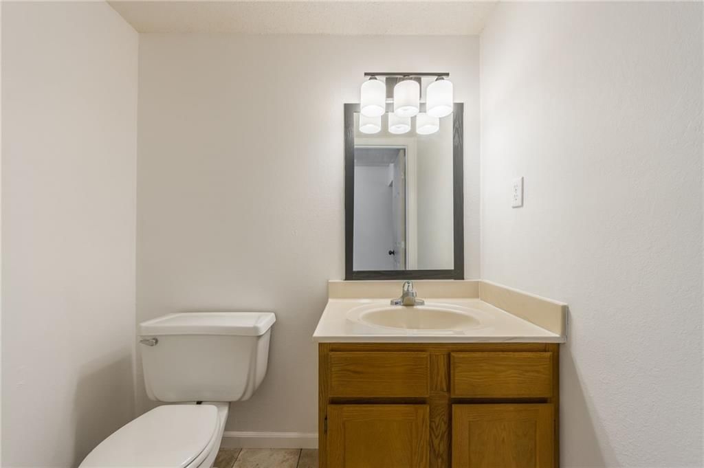 408 NE 6th Street — photo 10