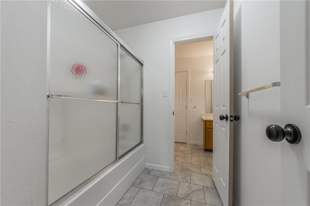 408 NE 6th Street — photo 15