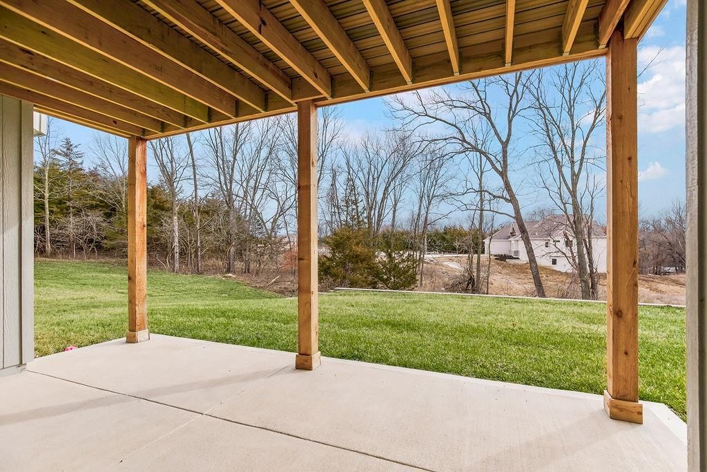 Photo 30 of 50 - 4464 Tee Box Drive, Basehor, KS 66007