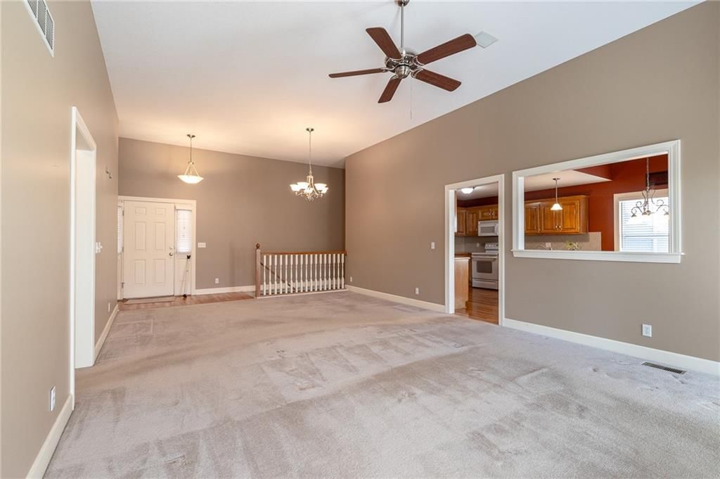 913 SW Lauren Court — photo 7