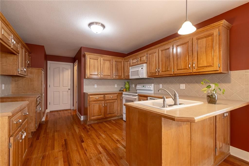 913 SW Lauren Court — photo 11