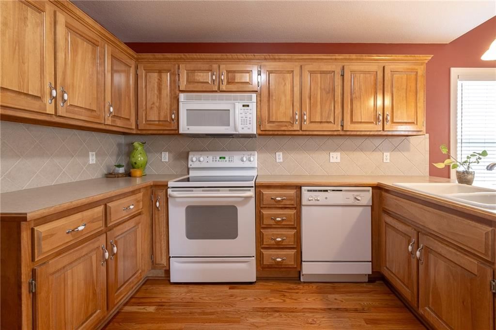 913 SW Lauren Court — photo 12