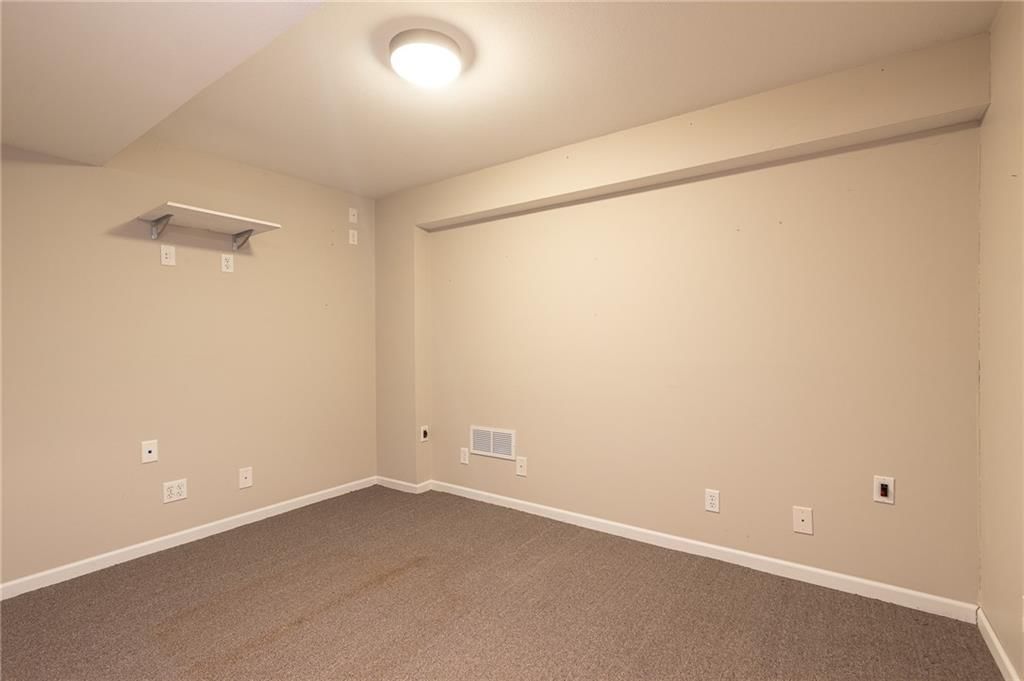 913 SW Lauren Court — photo 31