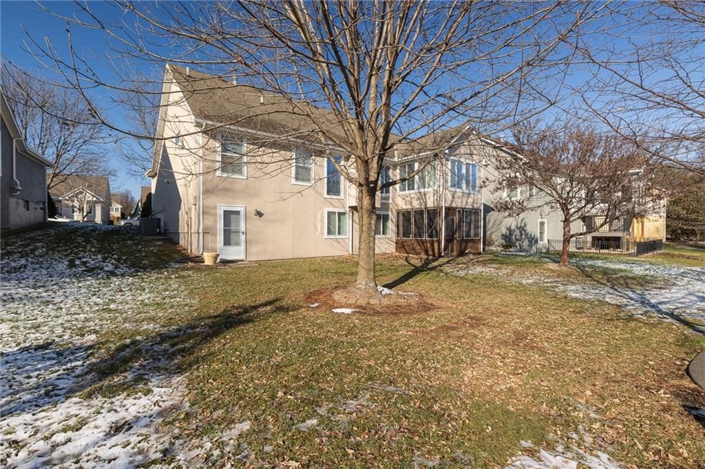 913 SW Lauren Court — photo 32