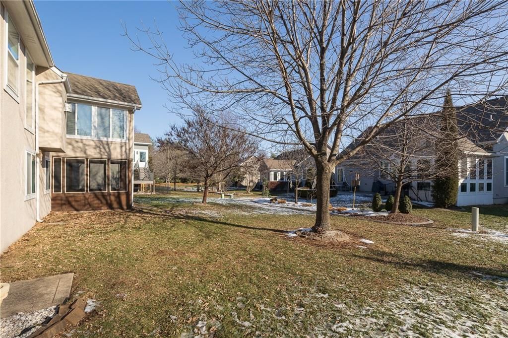 913 SW Lauren Court — photo 33