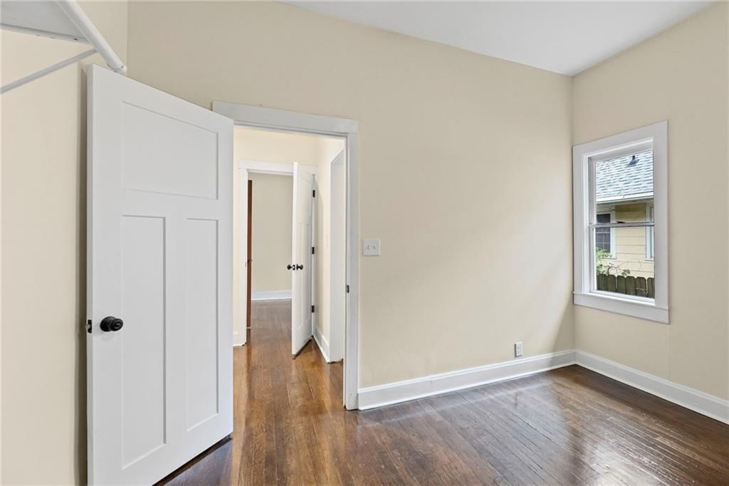 606 W 39th Terrace — photo 13