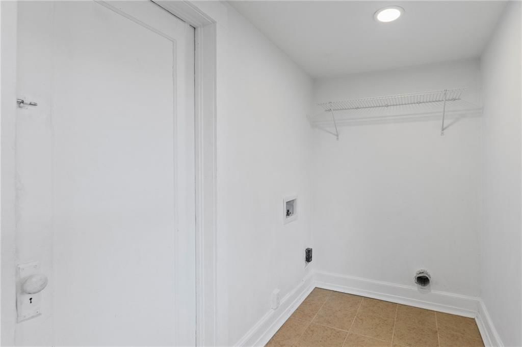 606 W 39th Terrace — photo 17