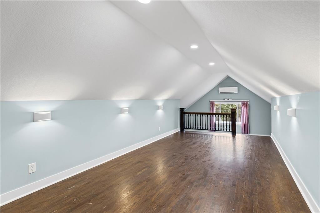 606 W 39th Terrace — photo 23