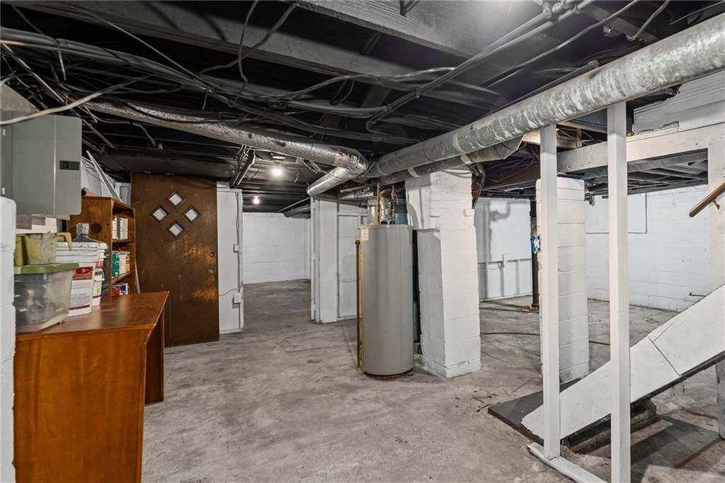 606 W 39th Terrace — photo 31