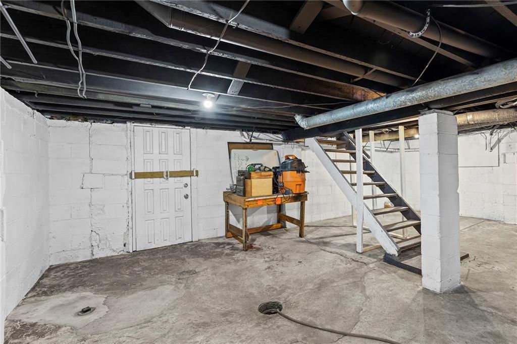 606 W 39th Terrace — photo 32