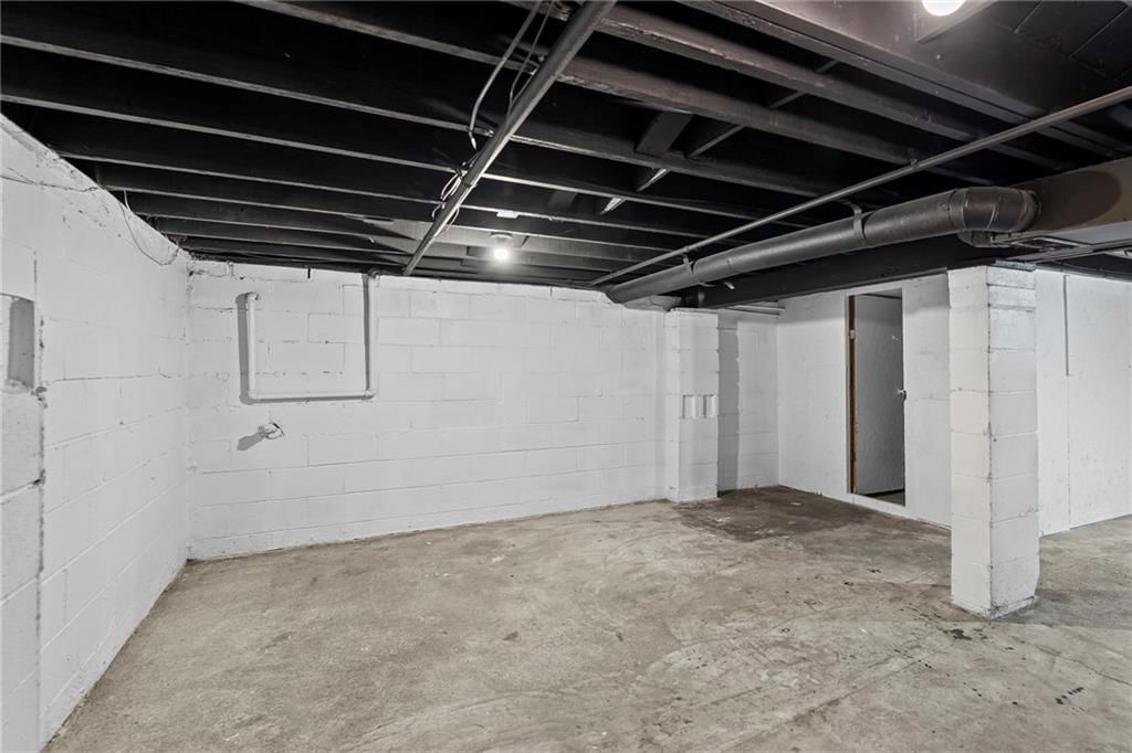 606 W 39th Terrace — photo 33