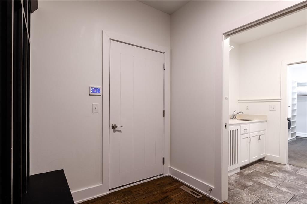 8719 N Sycamore Avenue — photo 28