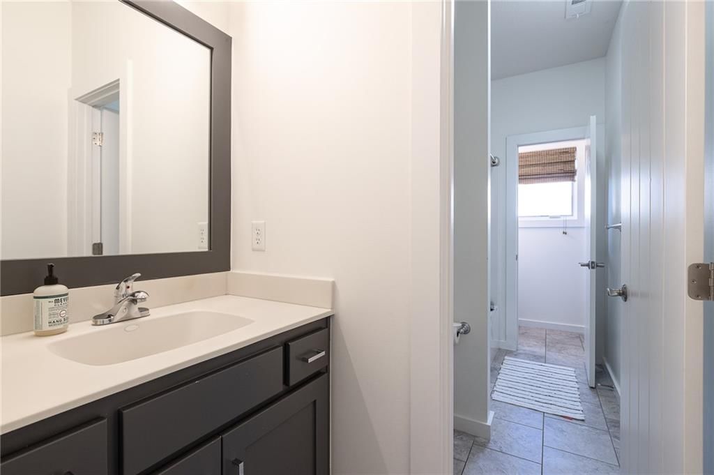 8719 N Sycamore Avenue — photo 32