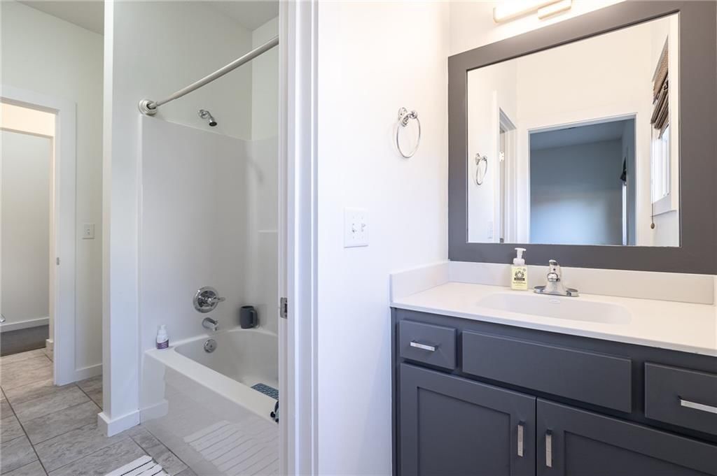 8719 N Sycamore Avenue — photo 33