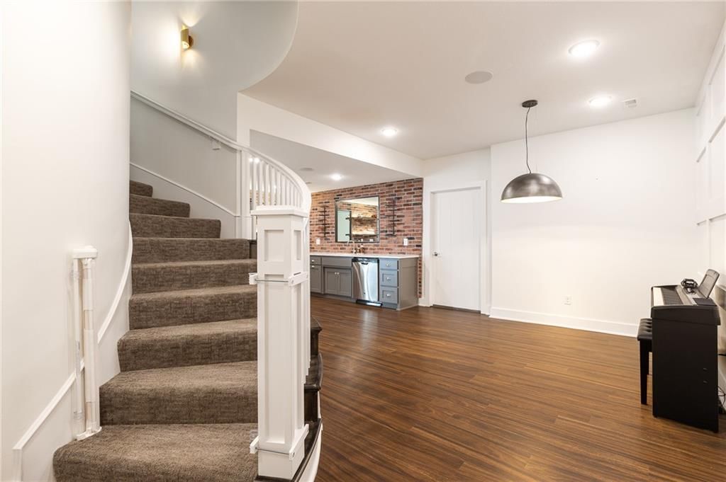 8719 N Sycamore Avenue — photo 38