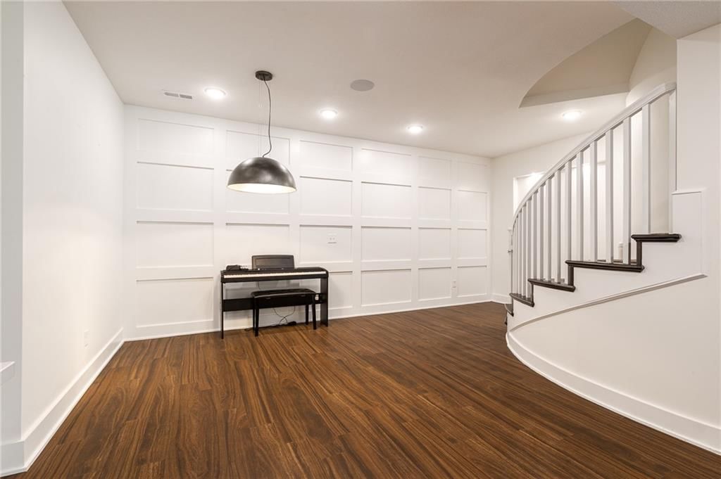 8719 N Sycamore Avenue — photo 39