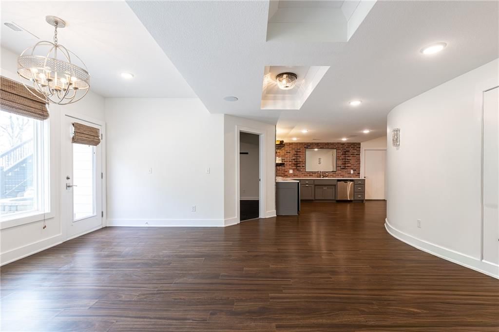 8719 N Sycamore Avenue — photo 44