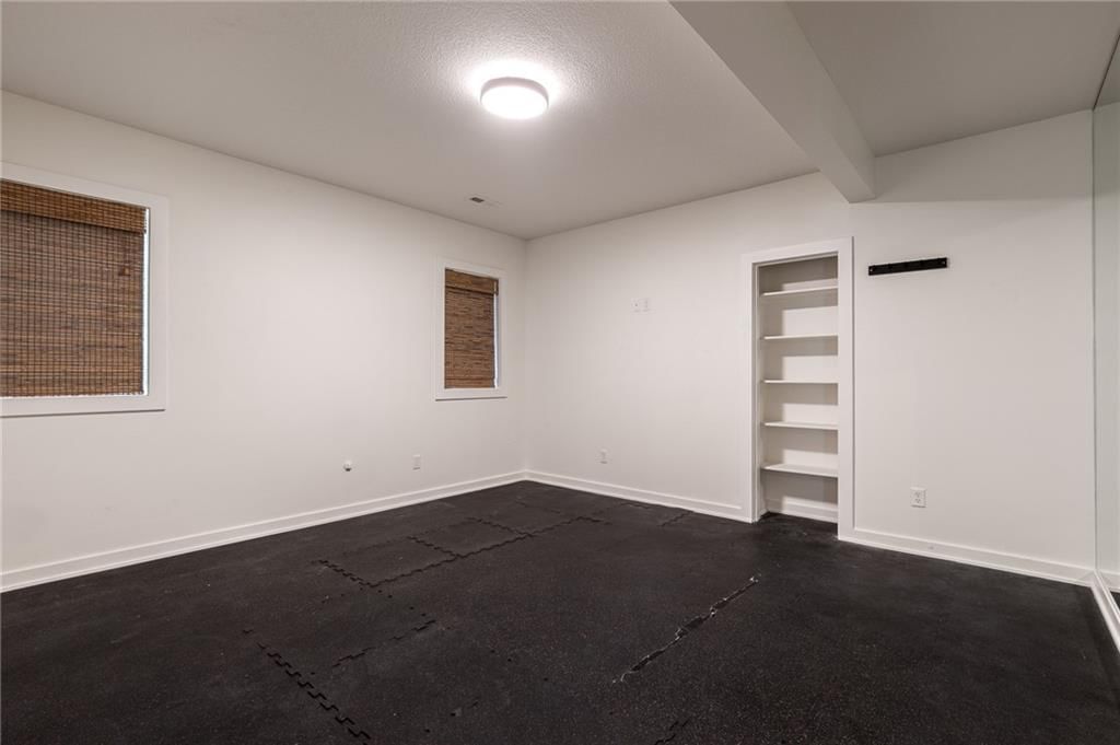 8719 N Sycamore Avenue — photo 46