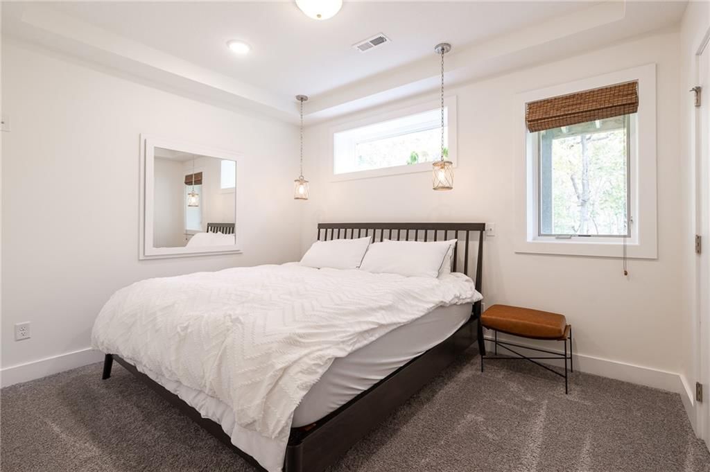 8719 N Sycamore Avenue — photo 48