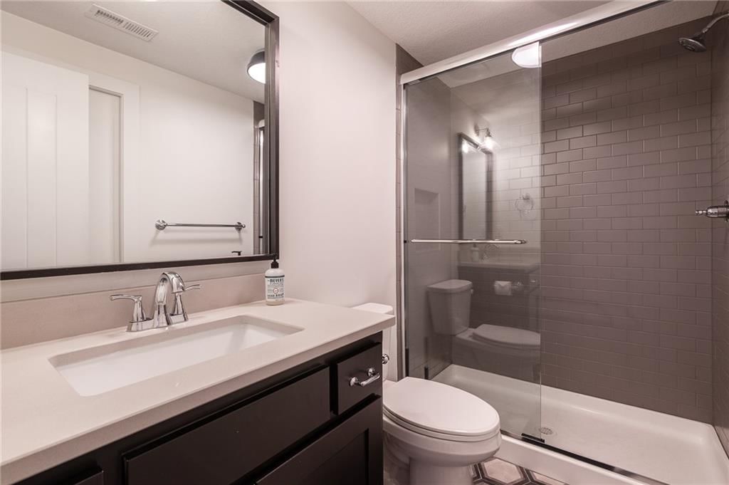 8719 N Sycamore Avenue — photo 49