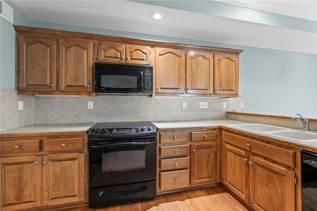 4132 SW Minnesota Drive — photo 17