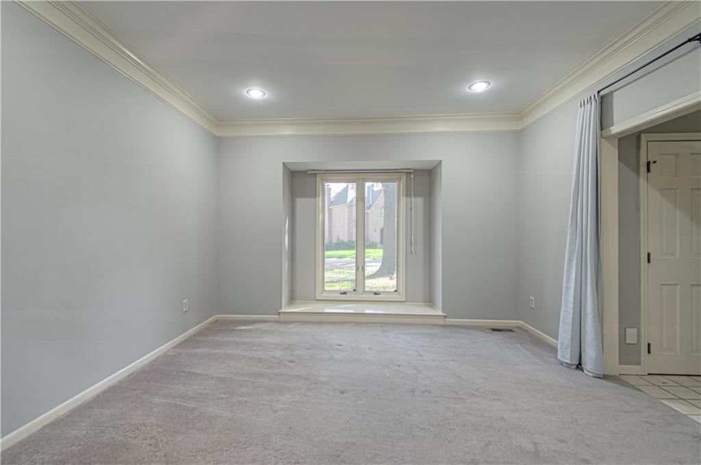 116 The Woodlands Drive — photo 8