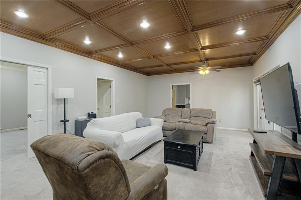 116 The Woodlands Drive — photo 9