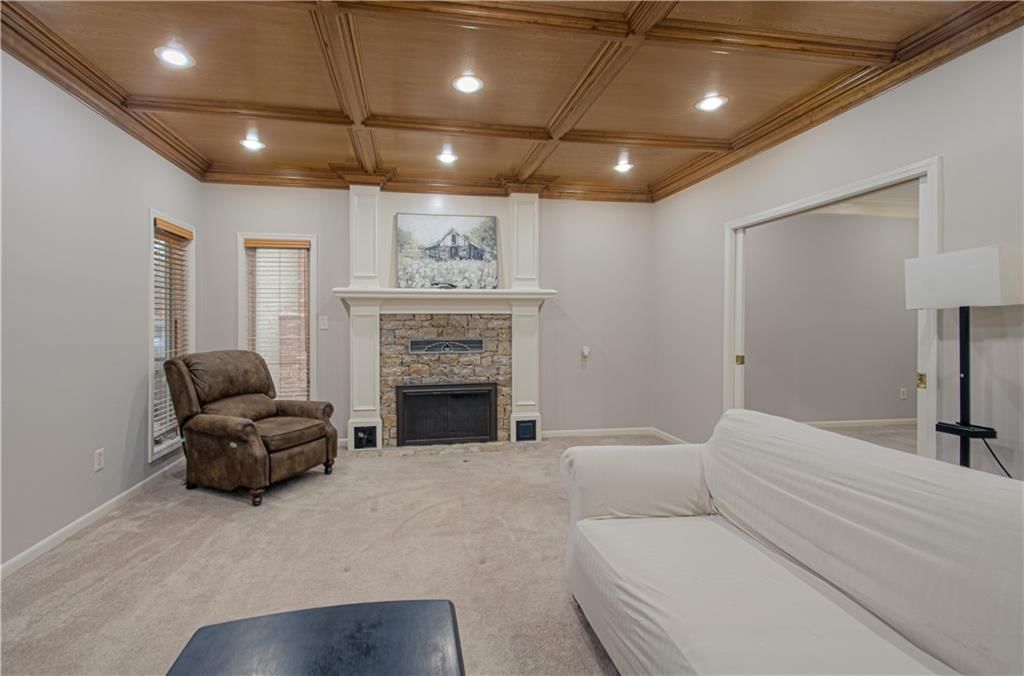116 The Woodlands Drive — photo 11