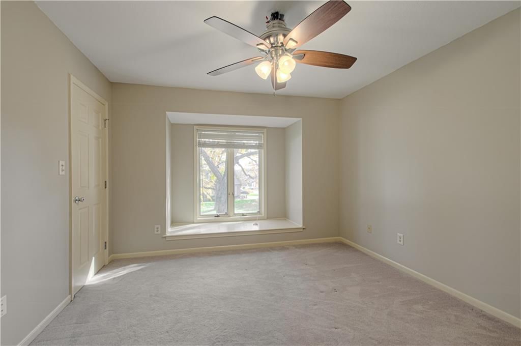116 The Woodlands Drive — photo 29