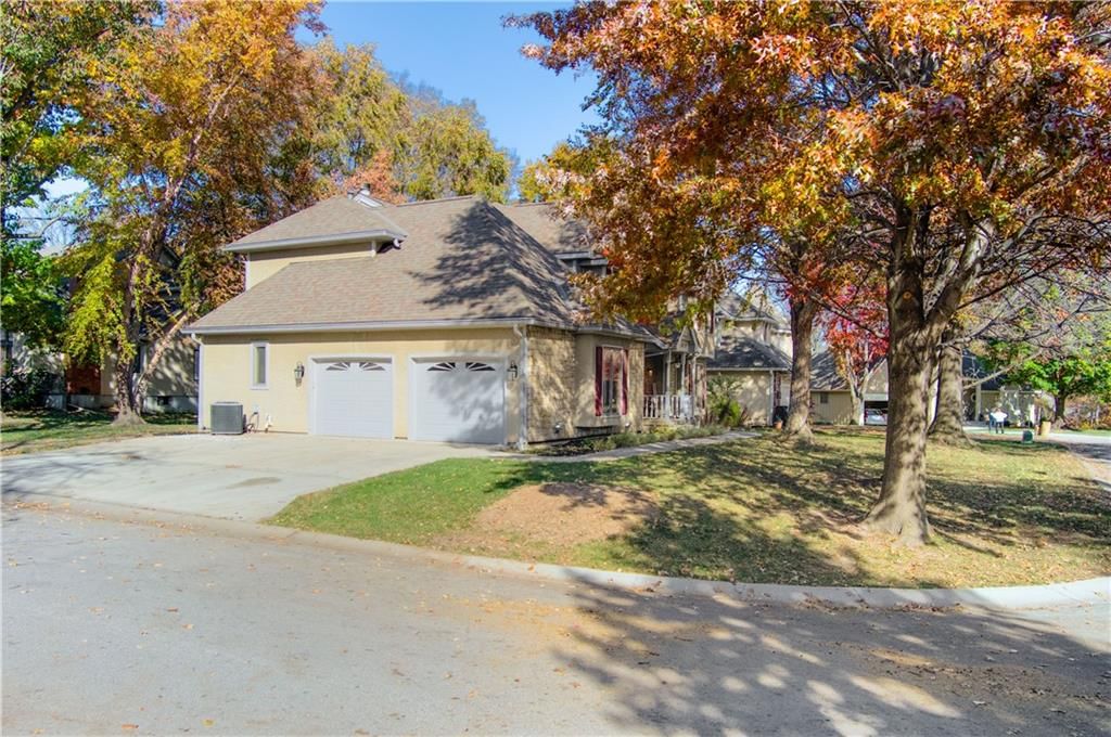 116 The Woodlands Drive — photo 46