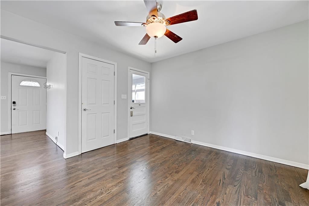 657 NE Russell Road — photo 11