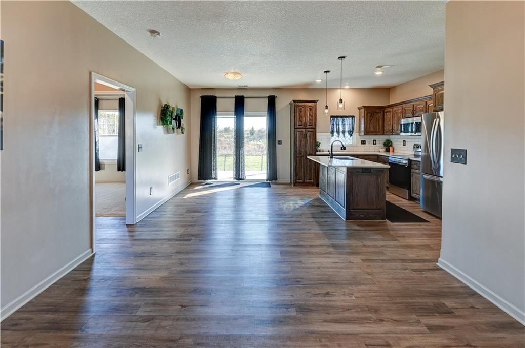 947 N White Oaks Lane — photo 9