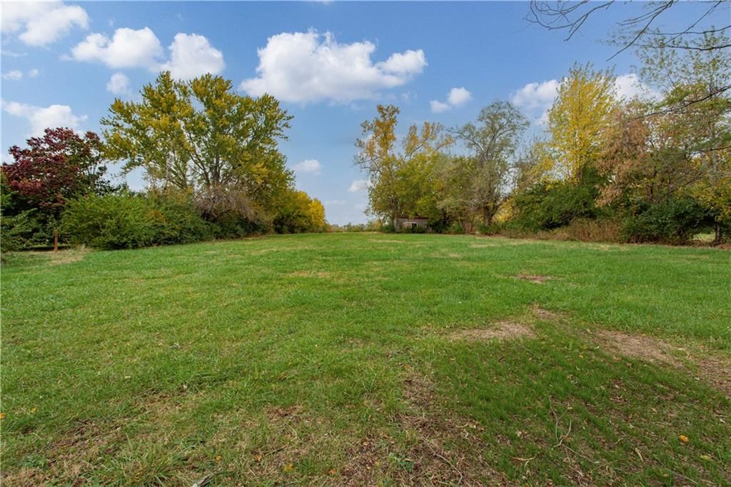 730 E Cambridge Road — photo 8