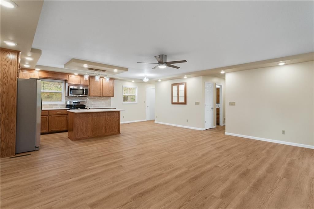 730 E Cambridge Road — photo 9